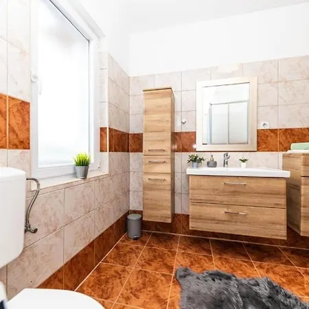 Apartment Sea Stone House 2 *
